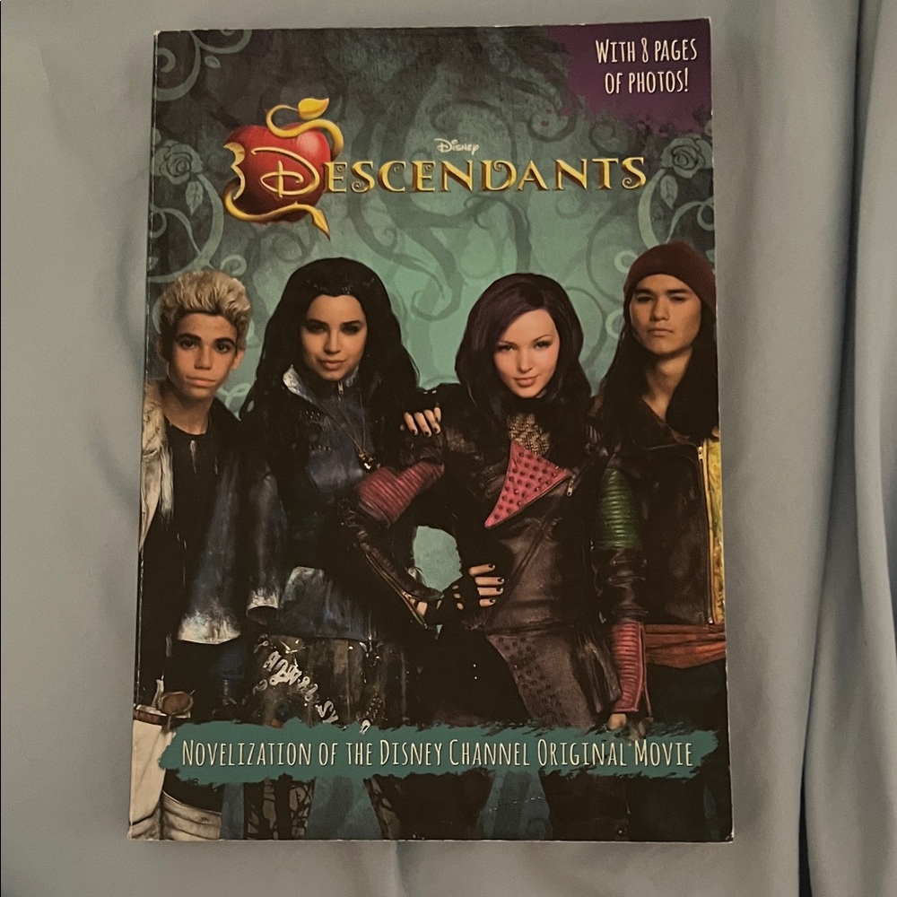 Disney Descendants Book with Blue and Purple Cover (New)